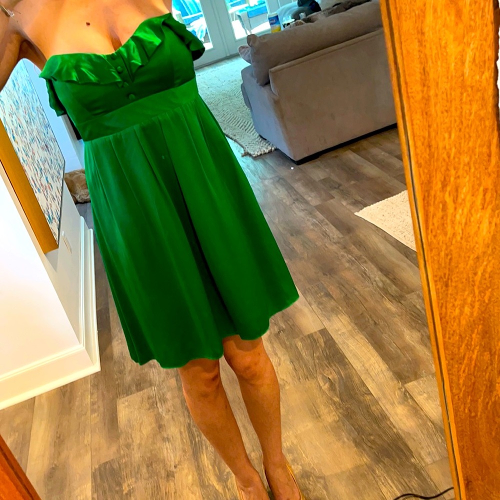 BETSEY JOHNSON Dress 100% Silk Emerald Strapless✨✨